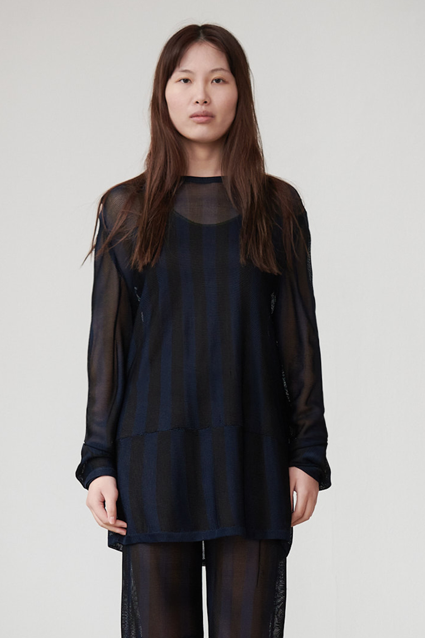 TL180 Knitwear Corto Knitted Top Marina and Nero 02