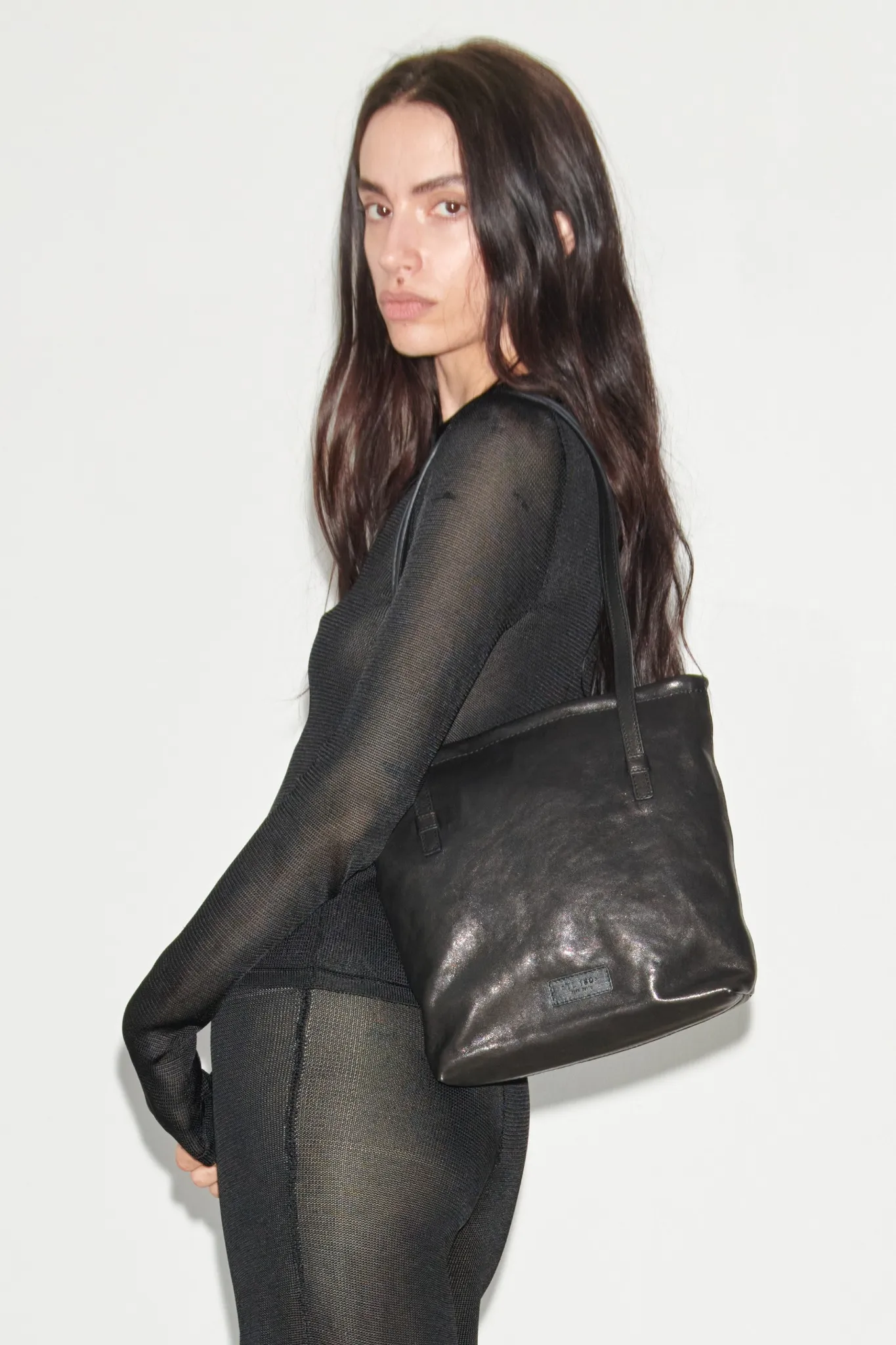 TL180 Handbags Le Sac Nero 01