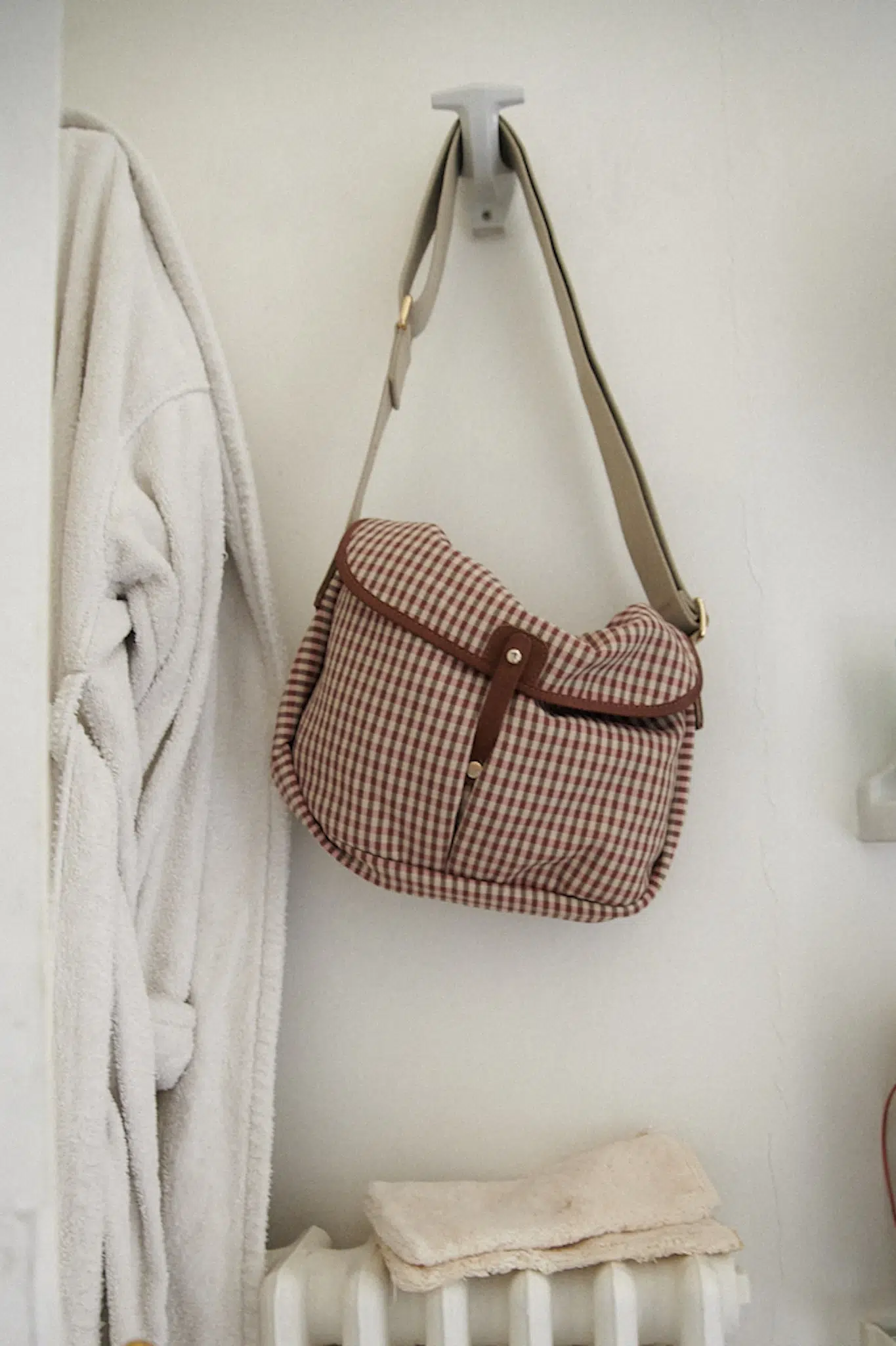 TL180 Bags La Postina Brit Beige and Caramello 01
